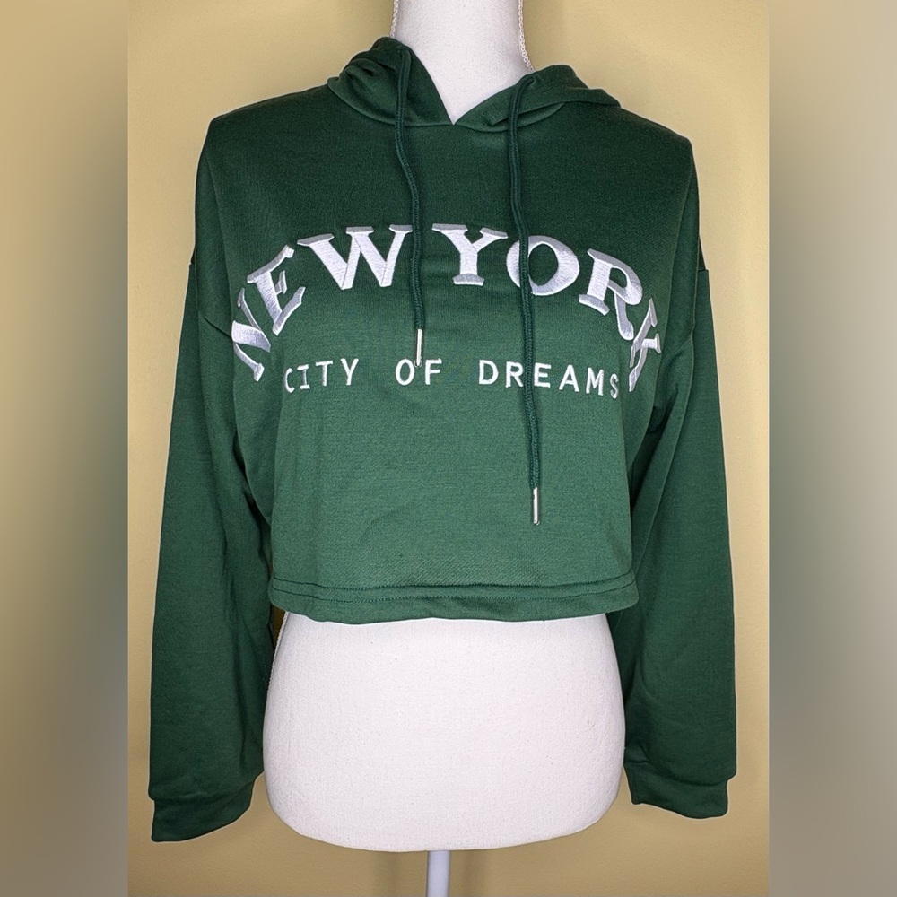 New York 'City of Dreams' Women's Crop Top Hoodie